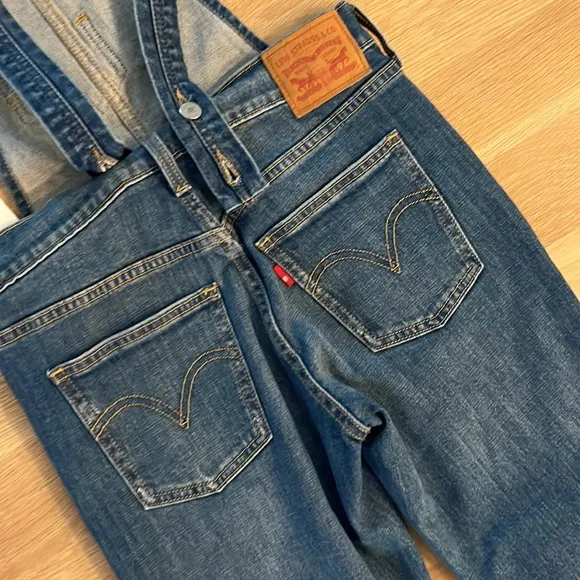 Anthropologie Levi’s New Distressed Overalls XS