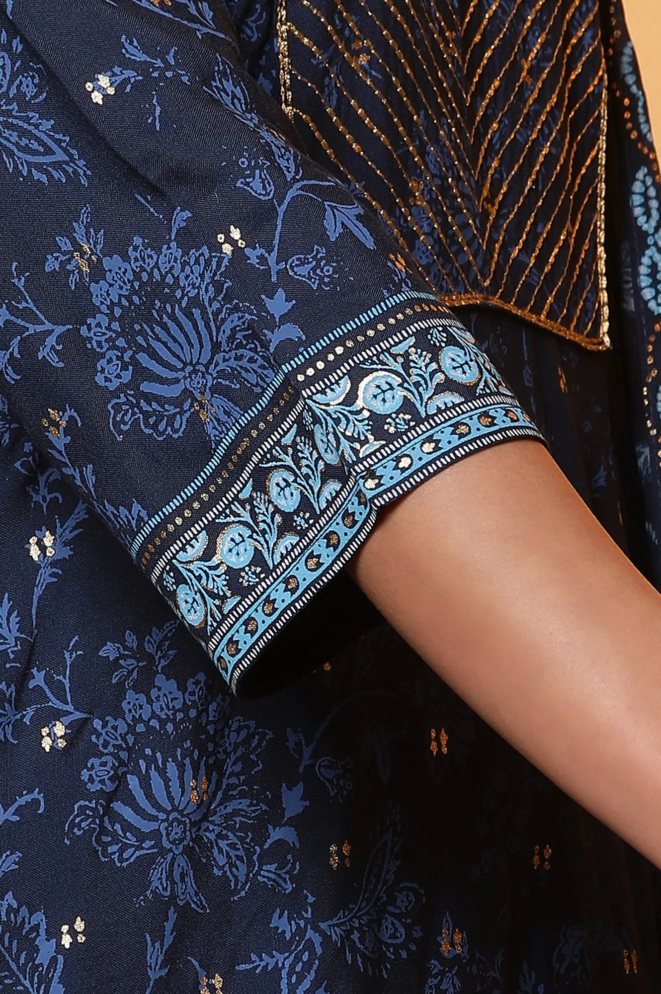 Blue Floral Printed Kurta with Zari Embroidery