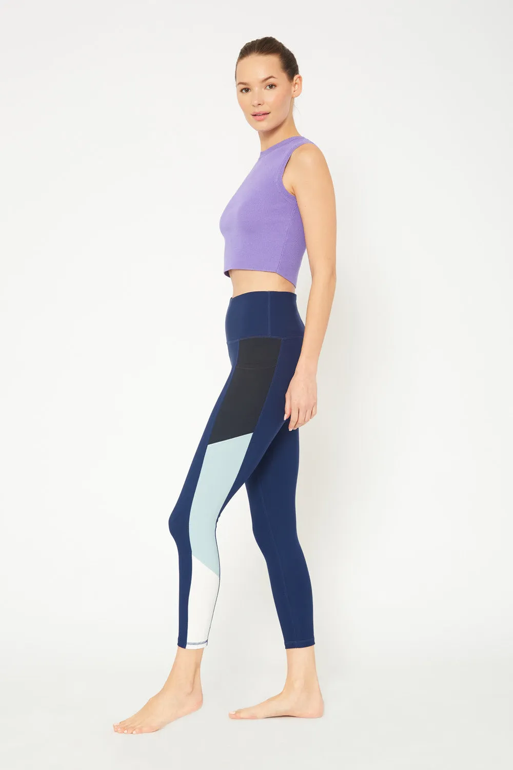 Cover Girl label mid rise 7/8 leggings
