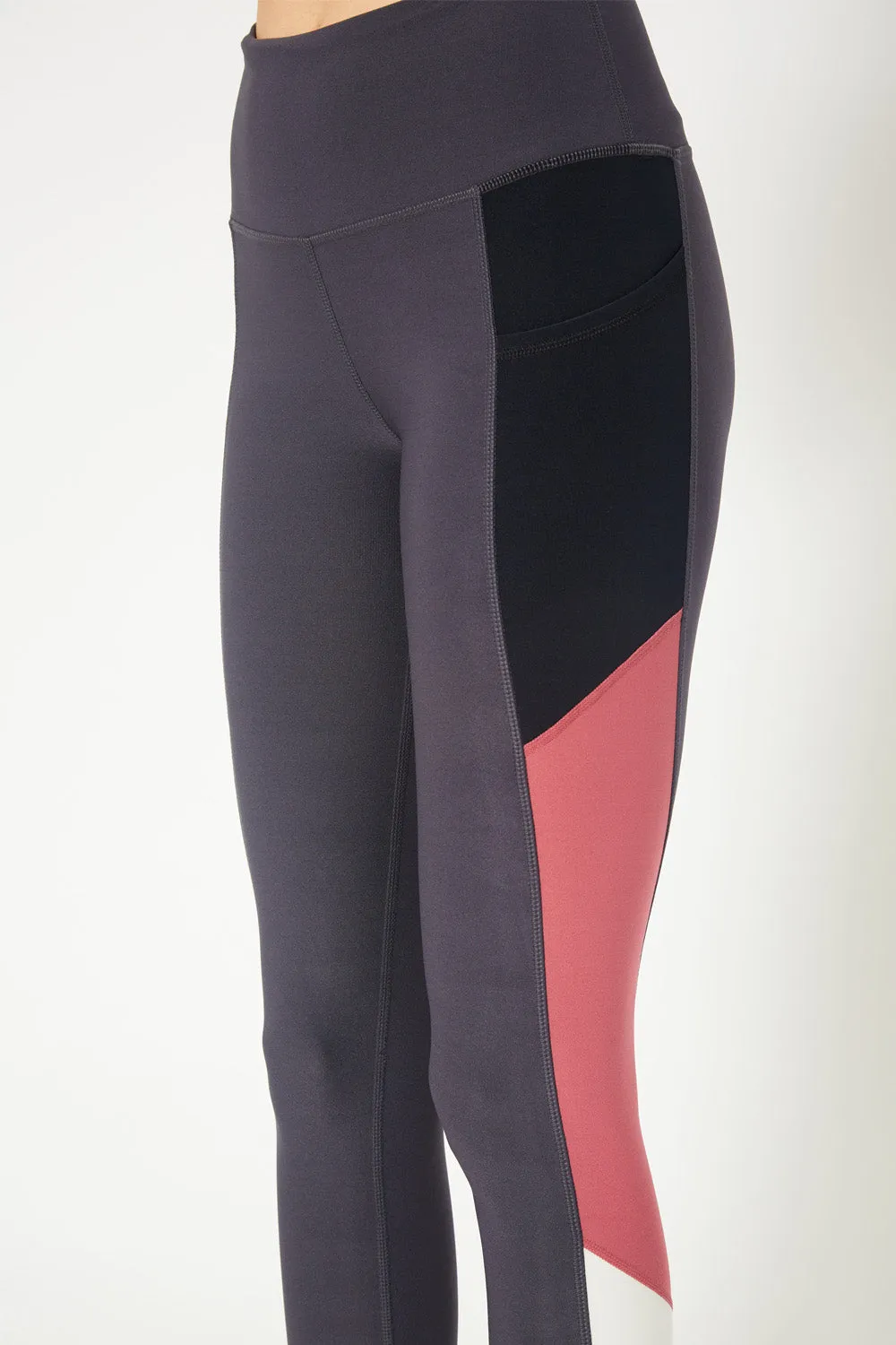 Cover Girl label mid rise 7/8 leggings