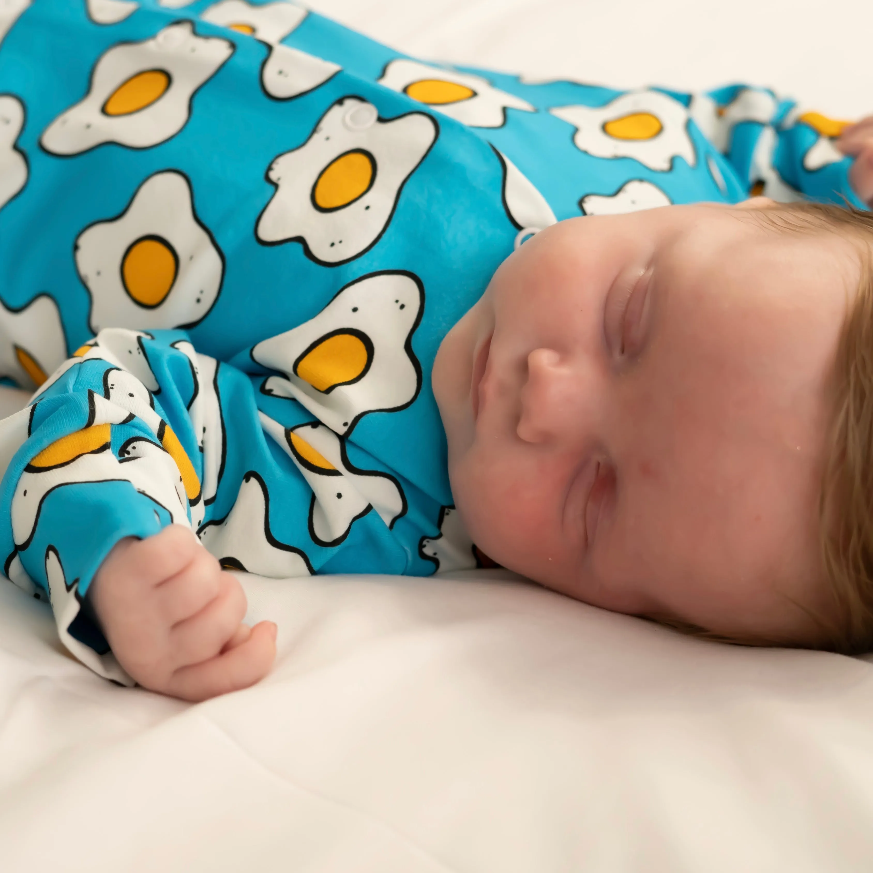 Eggies print cotton sleepsuit