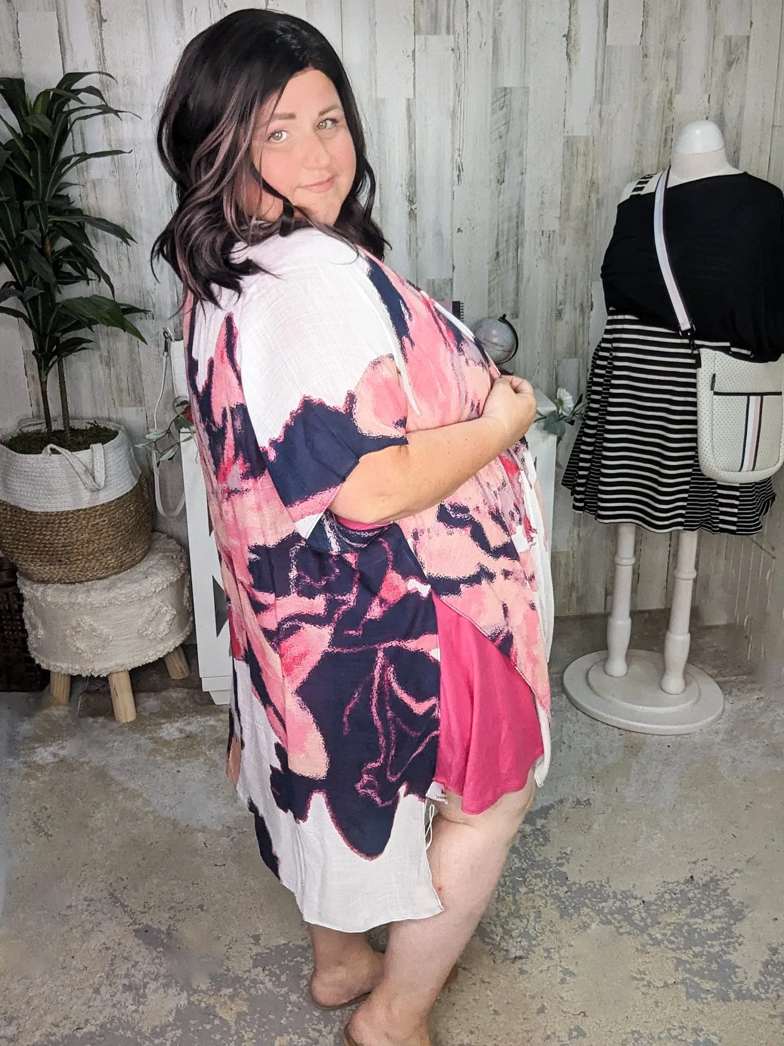 Gena Abstract Floral Print Kimono in Pink   Navy