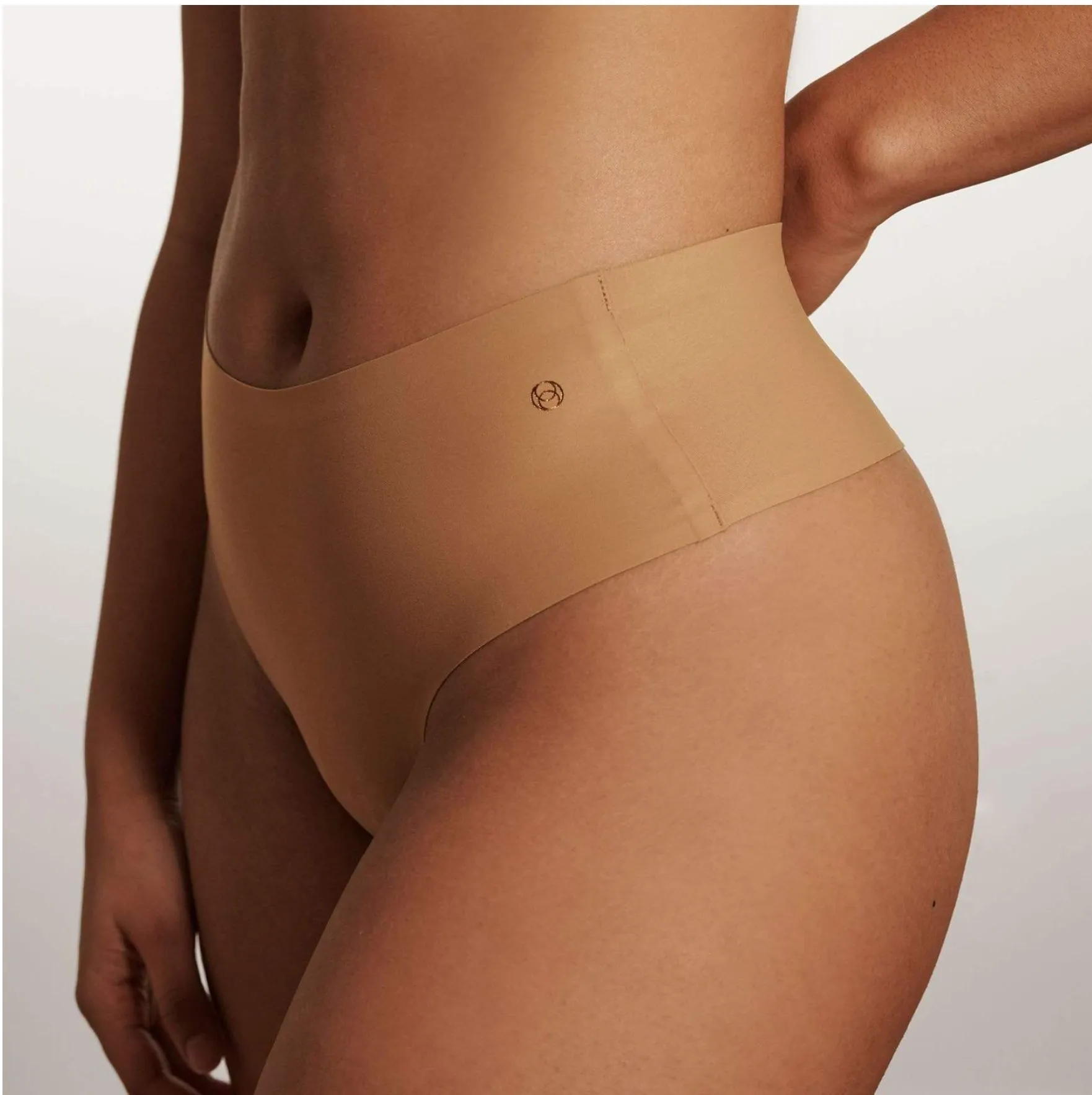 High-Waisted Seamless Thong (Mica)