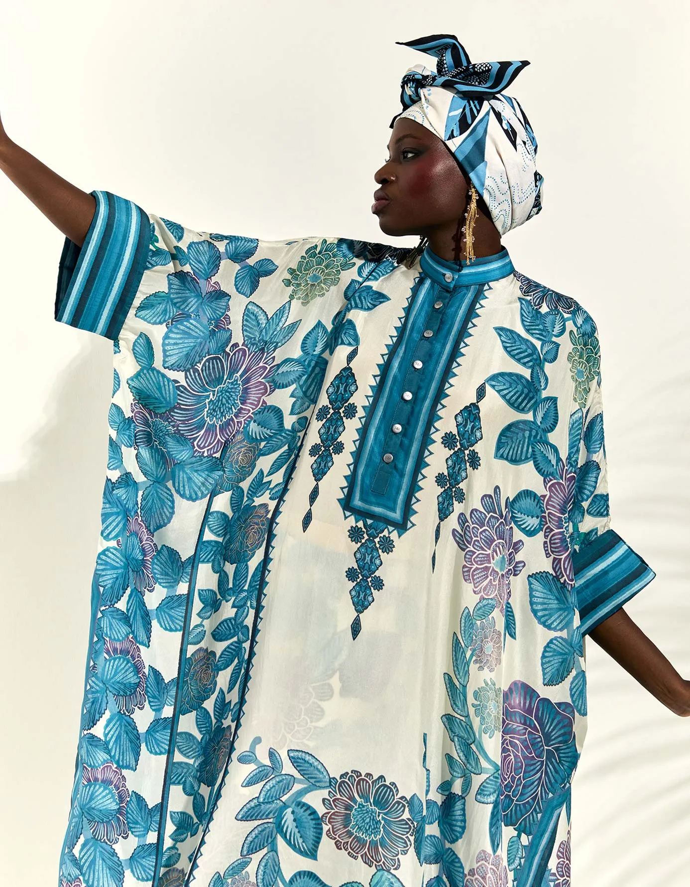 Jamaica : Chantelle - Ivory/Blue