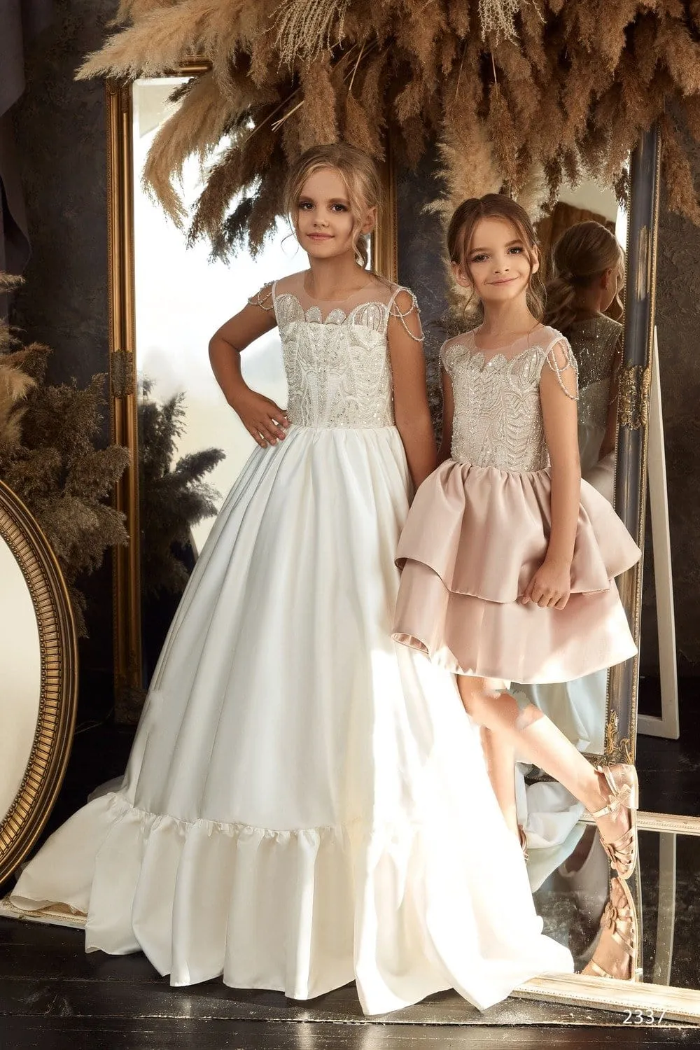 L2337 Feather Motif Prom Party Dress