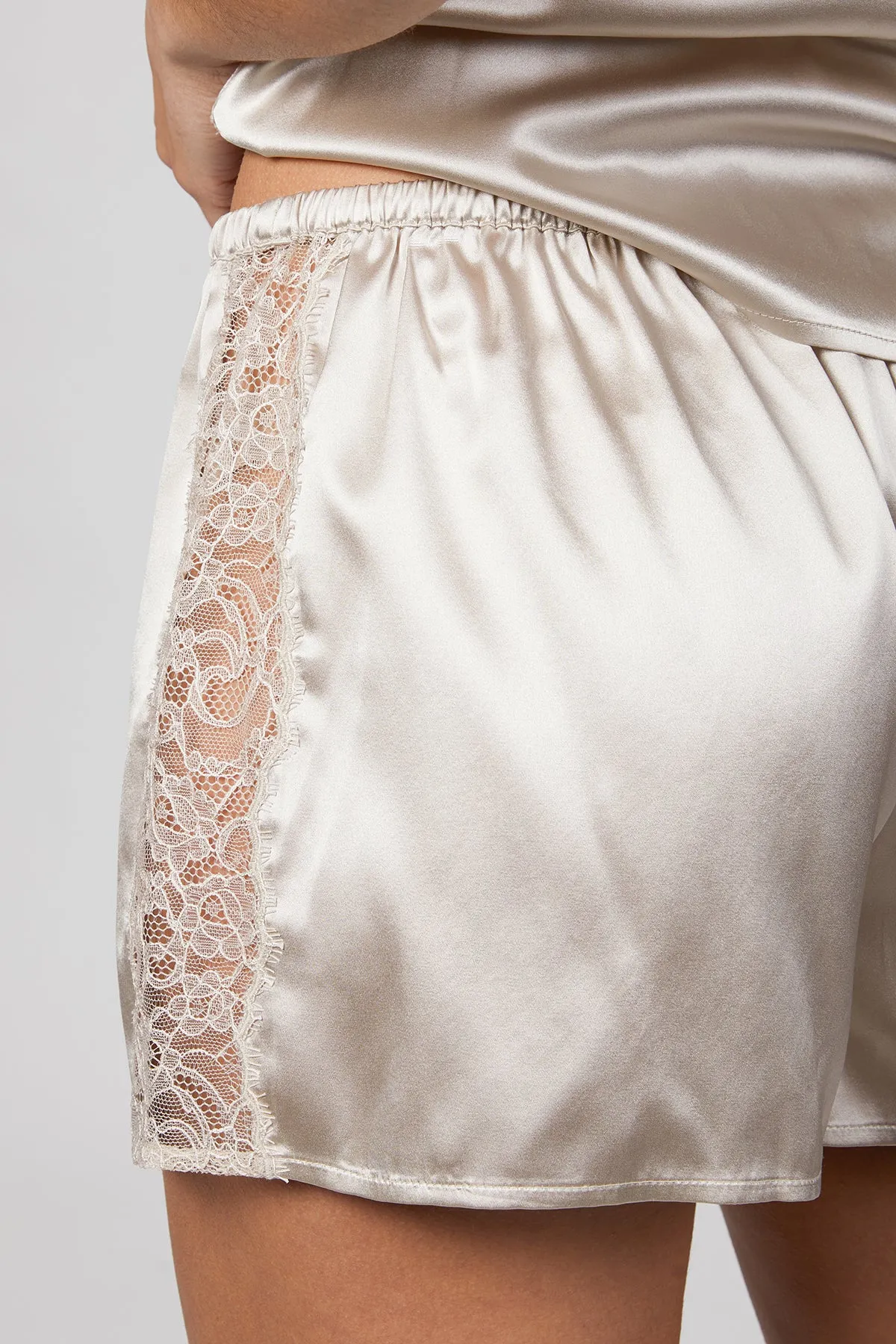 LISSA SHORT
