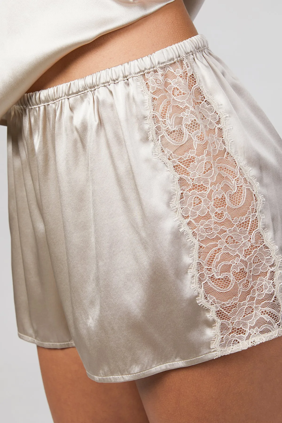 LISSA SHORT