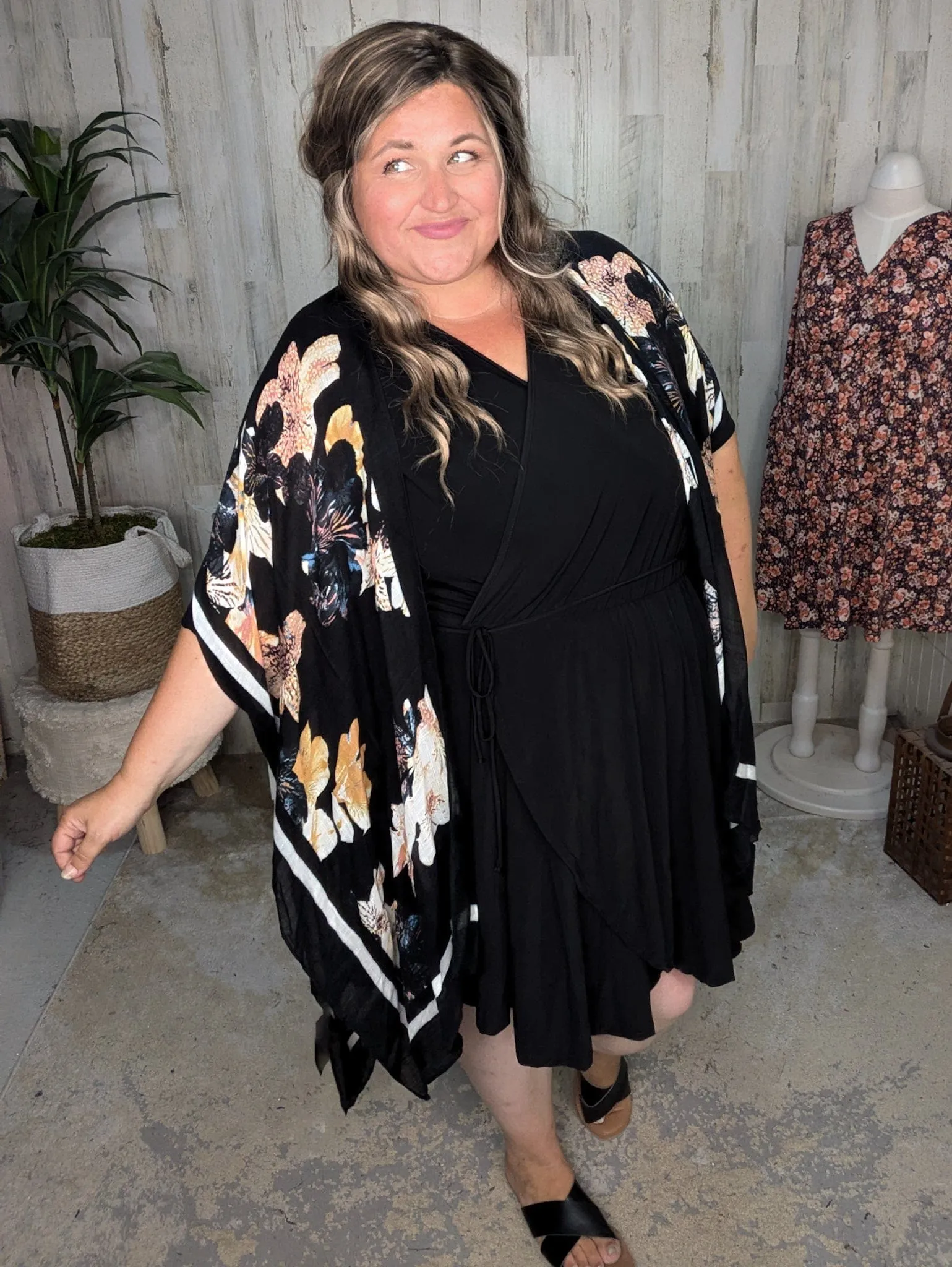 Lucy Floral Print Kimono in Black Neutrals
