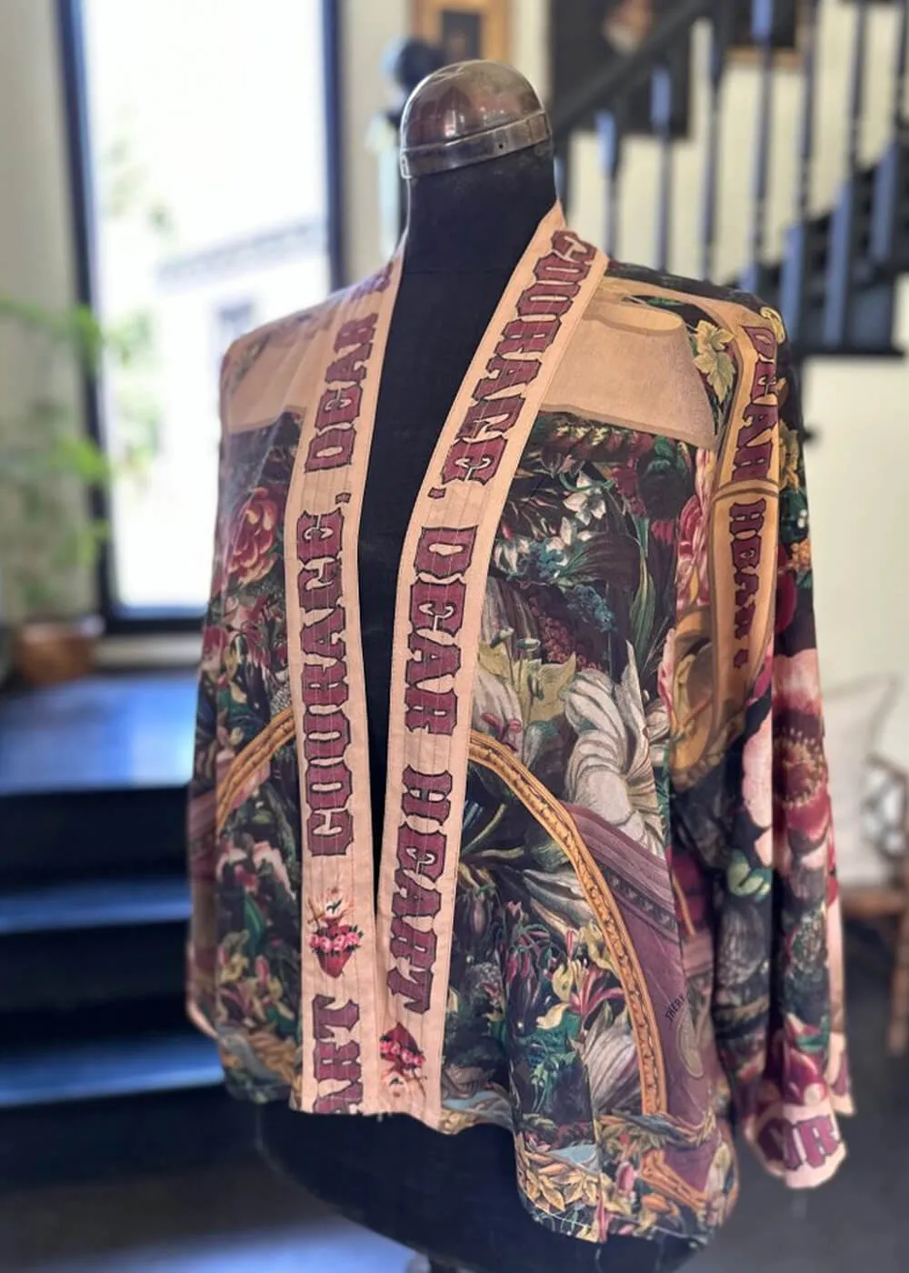 Market Of Stars Courage Dear Sacred Heart Short Kimono Multi