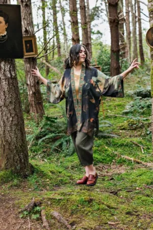 MARKET OF STARS HEARTWORK MATINEE MID LENGTH KIMONO