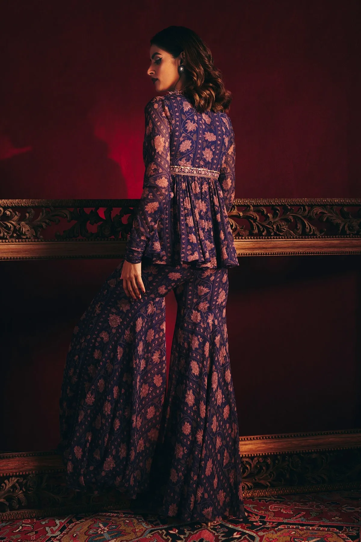 Mrunal Thakur in  Dilek