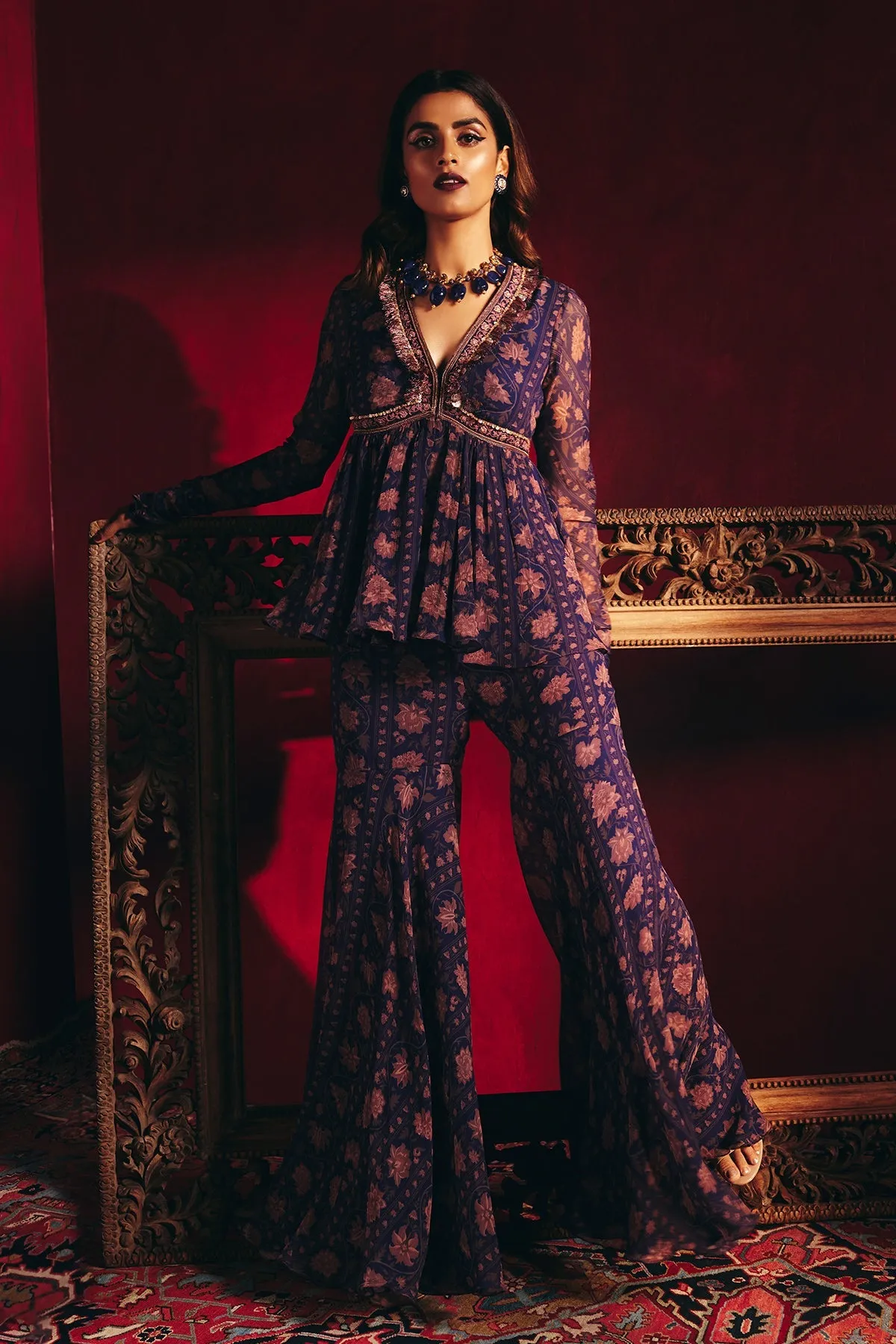 Mrunal Thakur in  Dilek