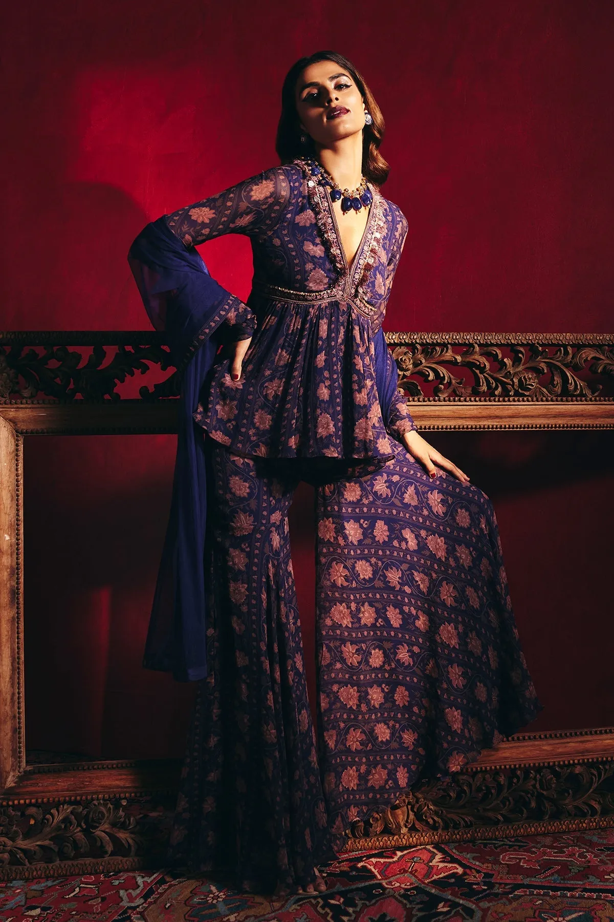 Mrunal Thakur in  Dilek