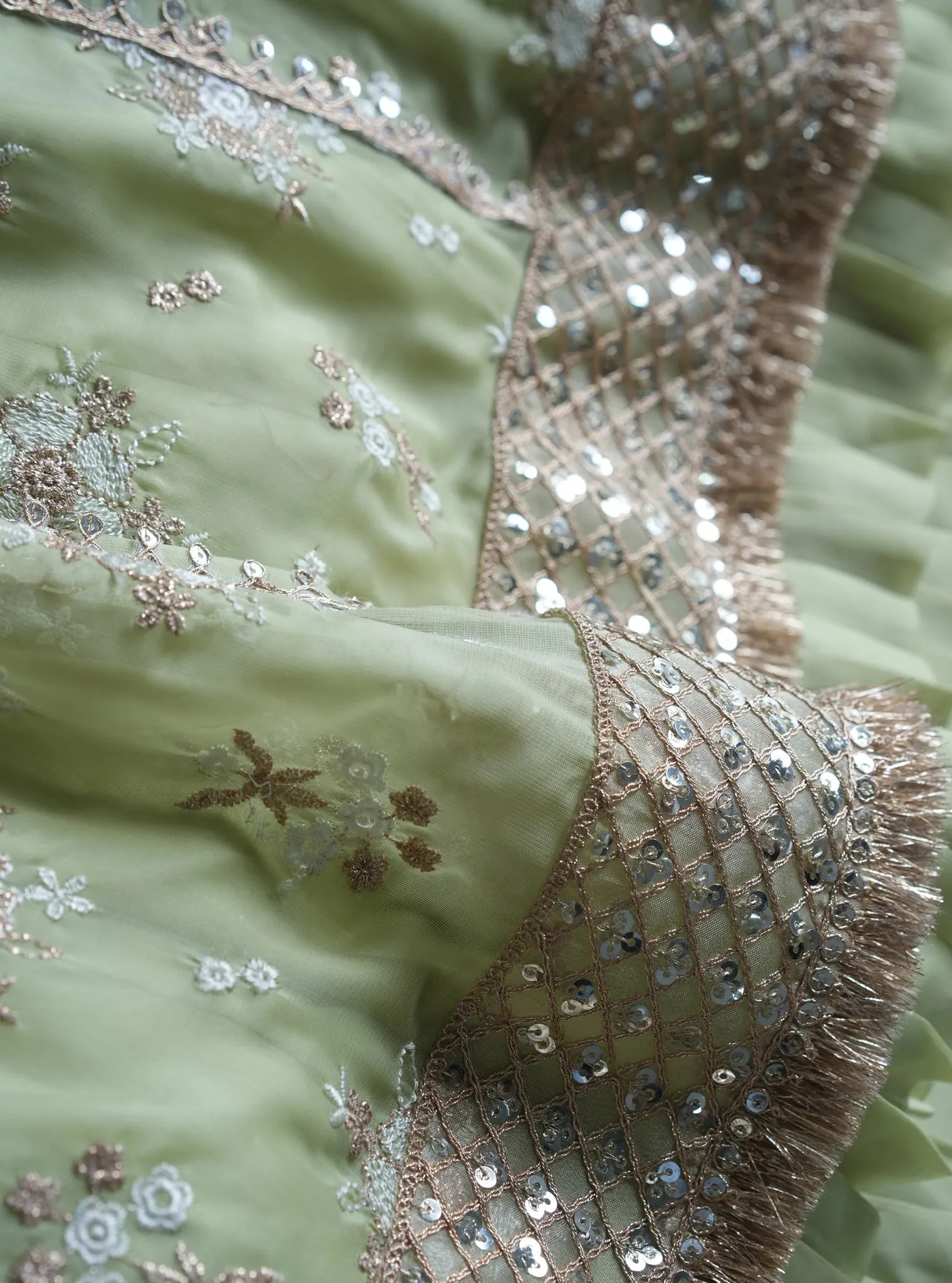 Mulmul Organza Rajnigandha Short Anarkali Green Kurta With Mulmul Organza Rajnigandha Green Lehenga