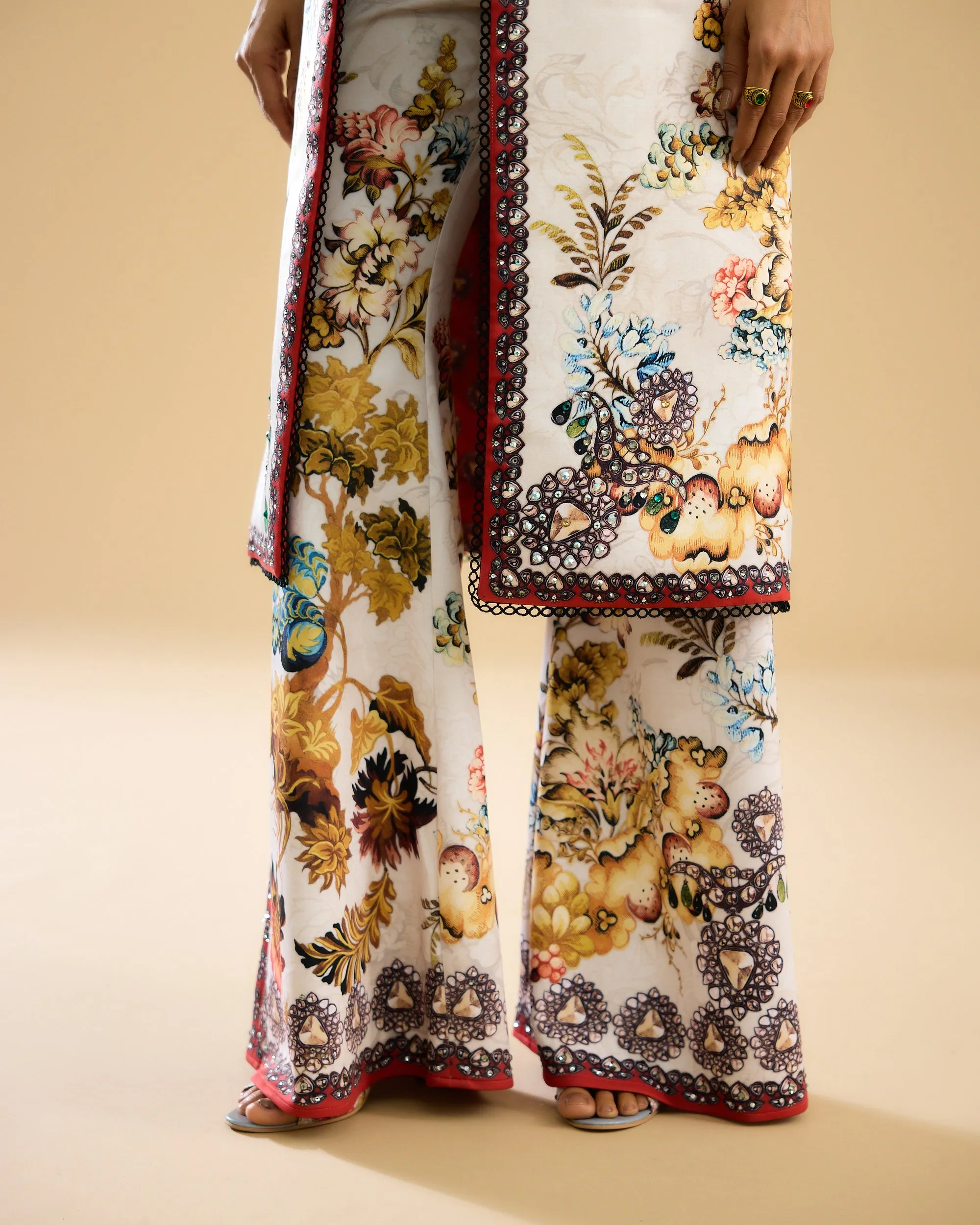Nizam : Freya - Ivory/Red