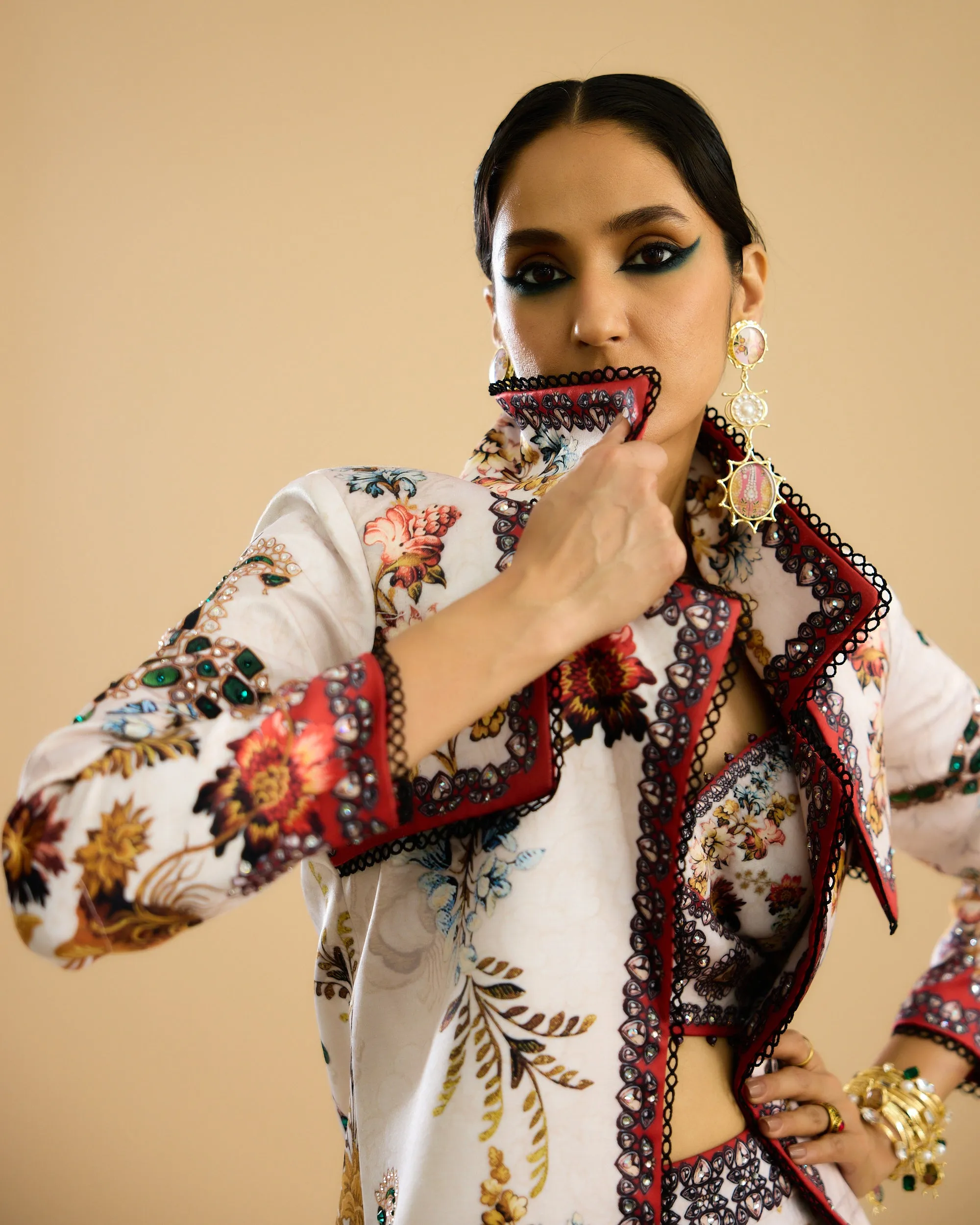 Nizam : Freya - Ivory/Red