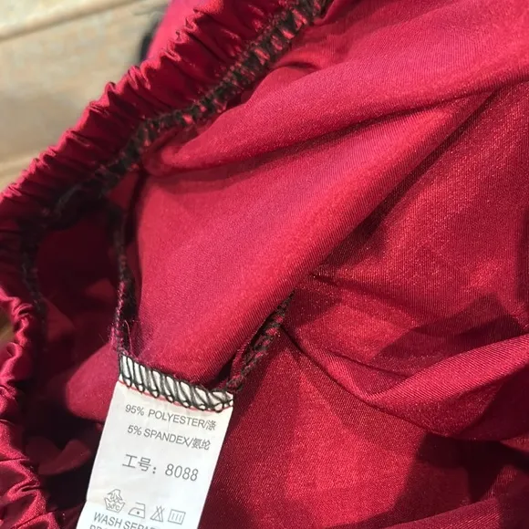Non-Signe Two Piece Red Satin Lace Pajamas‎