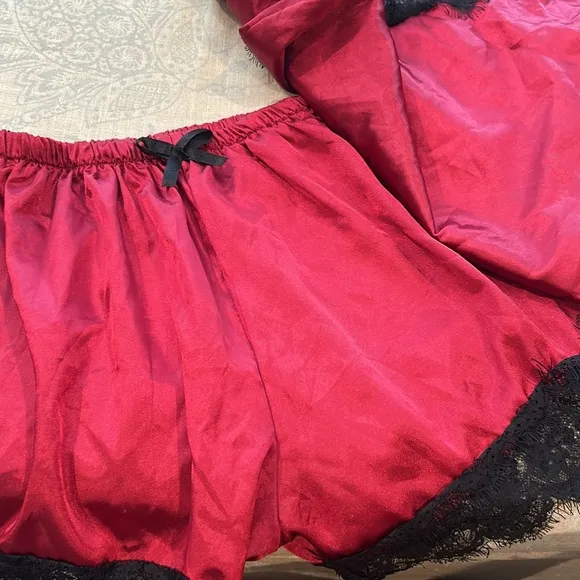 Non-Signe Two Piece Red Satin Lace Pajamas‎