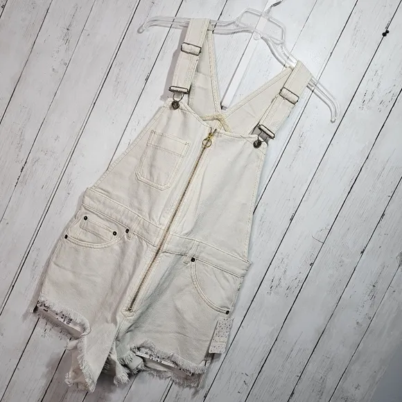 NWT Free People Women's Sunkissed Denim Shorts Overalls Jean Zip Up Size 8.