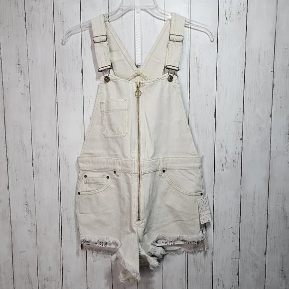 NWT Free People Women's Sunkissed Denim Shorts Overalls Jean Zip Up Size 8.