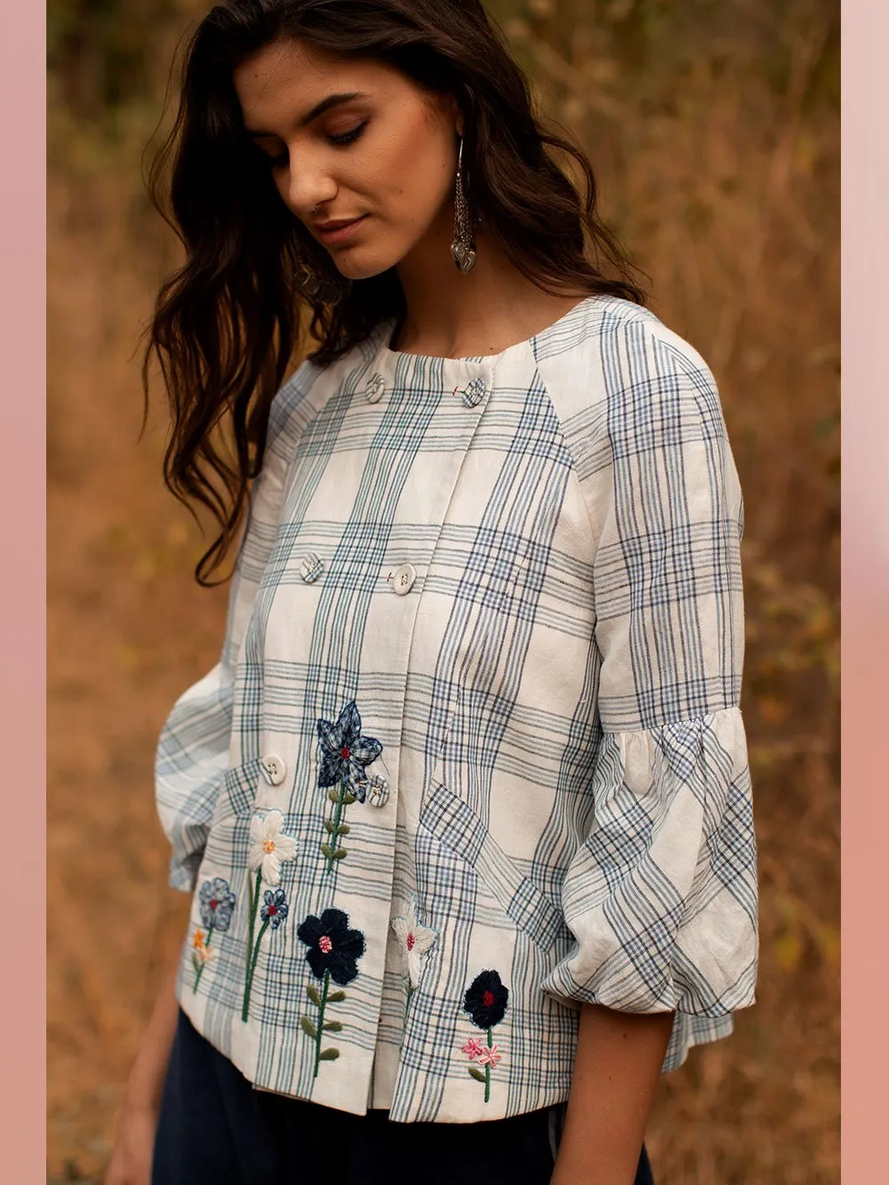 Payal Pratap   -   Jacket Jim  I  Short Jacket With Peplum Sleeves And Hand Embroidery