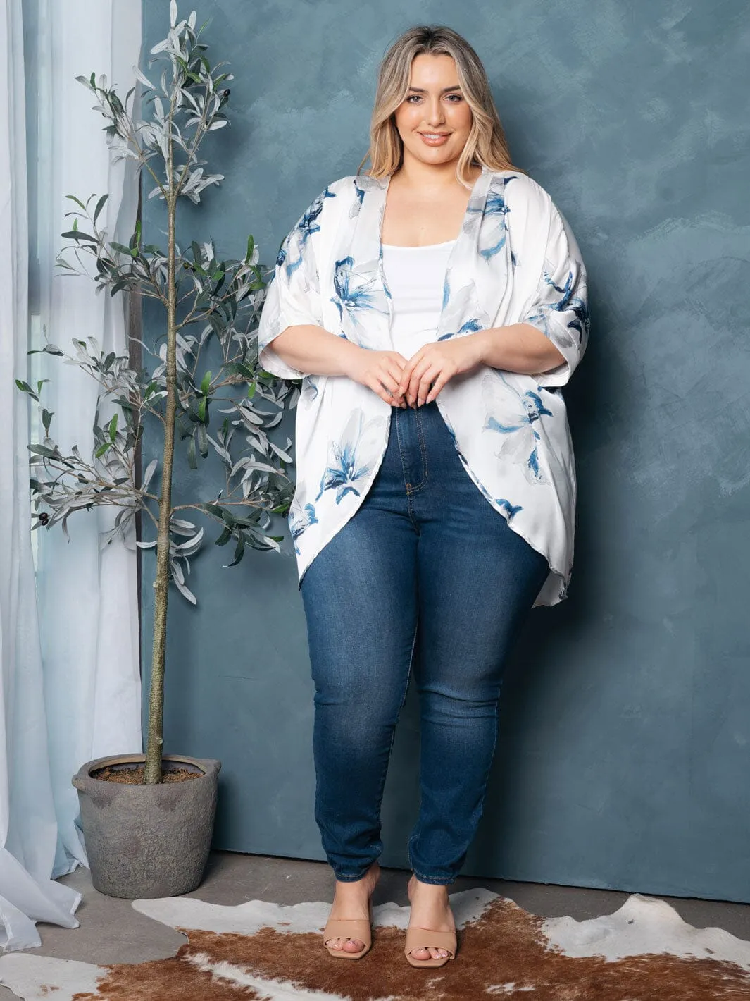 PLUS SIZE SHORT SLEEVE OPEN FRONT FLORAL CARDIGAN