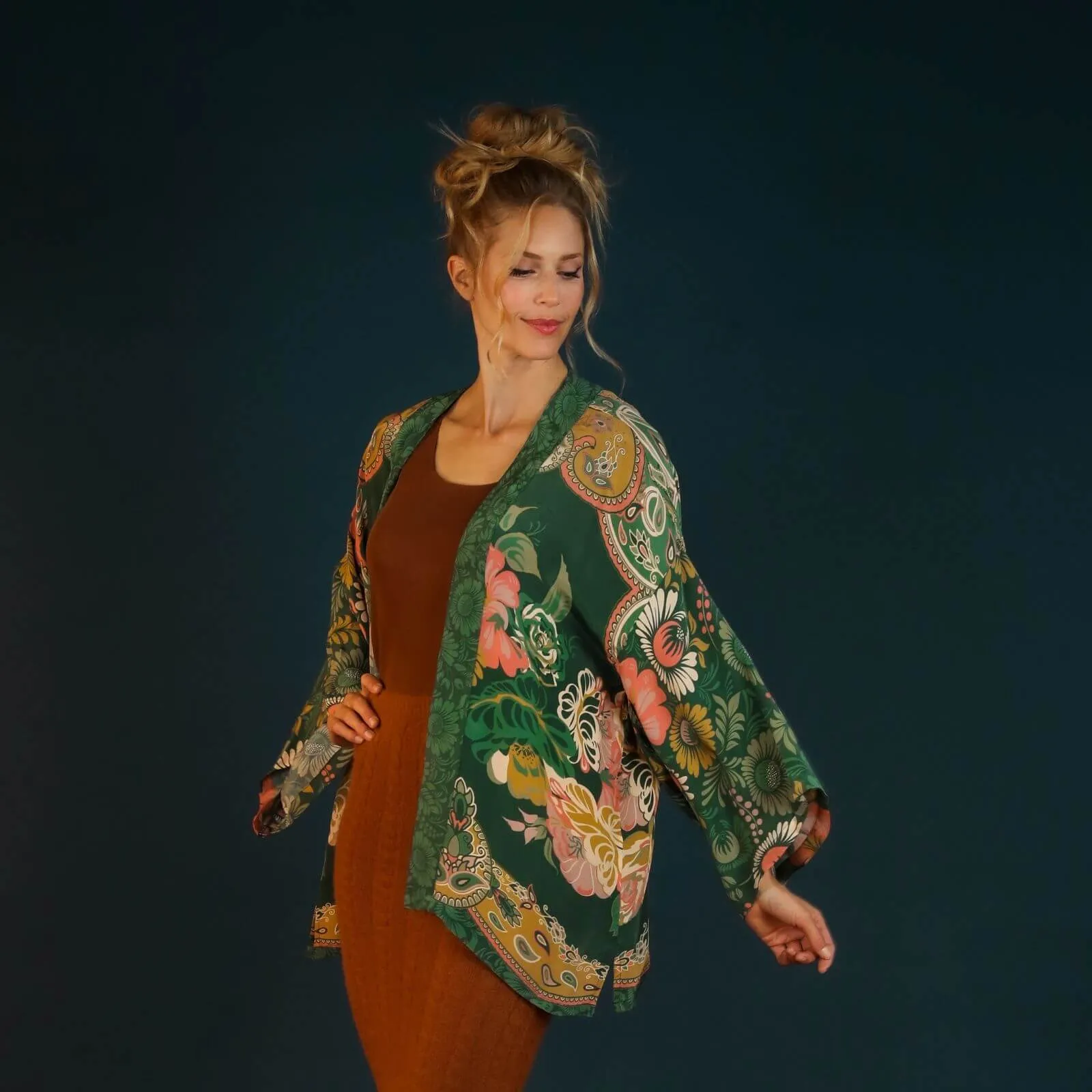 Powder Folk Art Floral Luxury Short Kimono