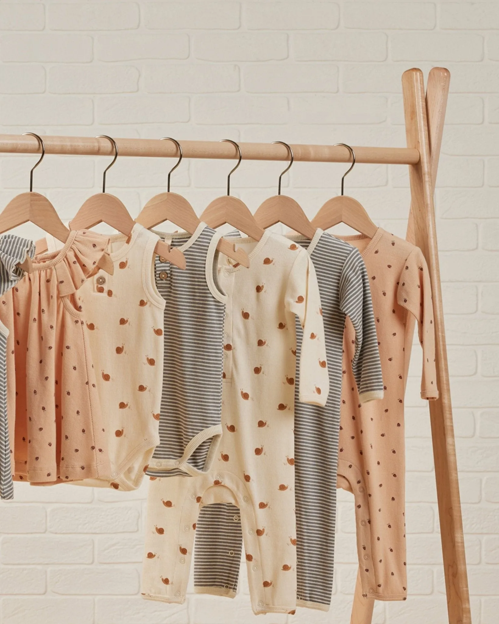 Ribbed Baby Jumpsuit || Snails