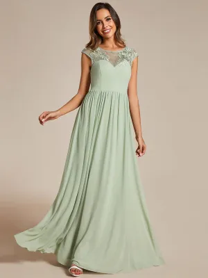 Robe de soirée trapèze à manches courtes et col rond en mousseline de soie avec imprimé sur les épaules(Vente finale)