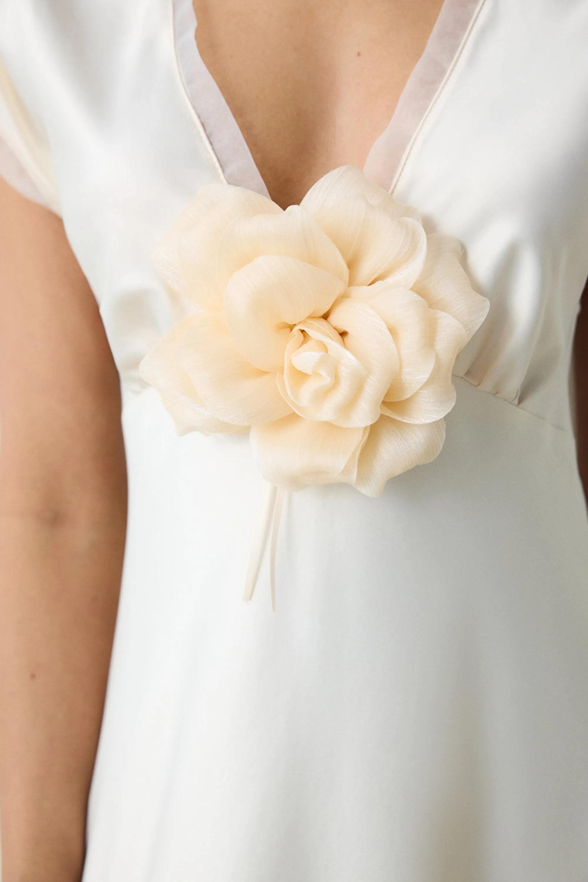 Roses Satin Cream Nightgown