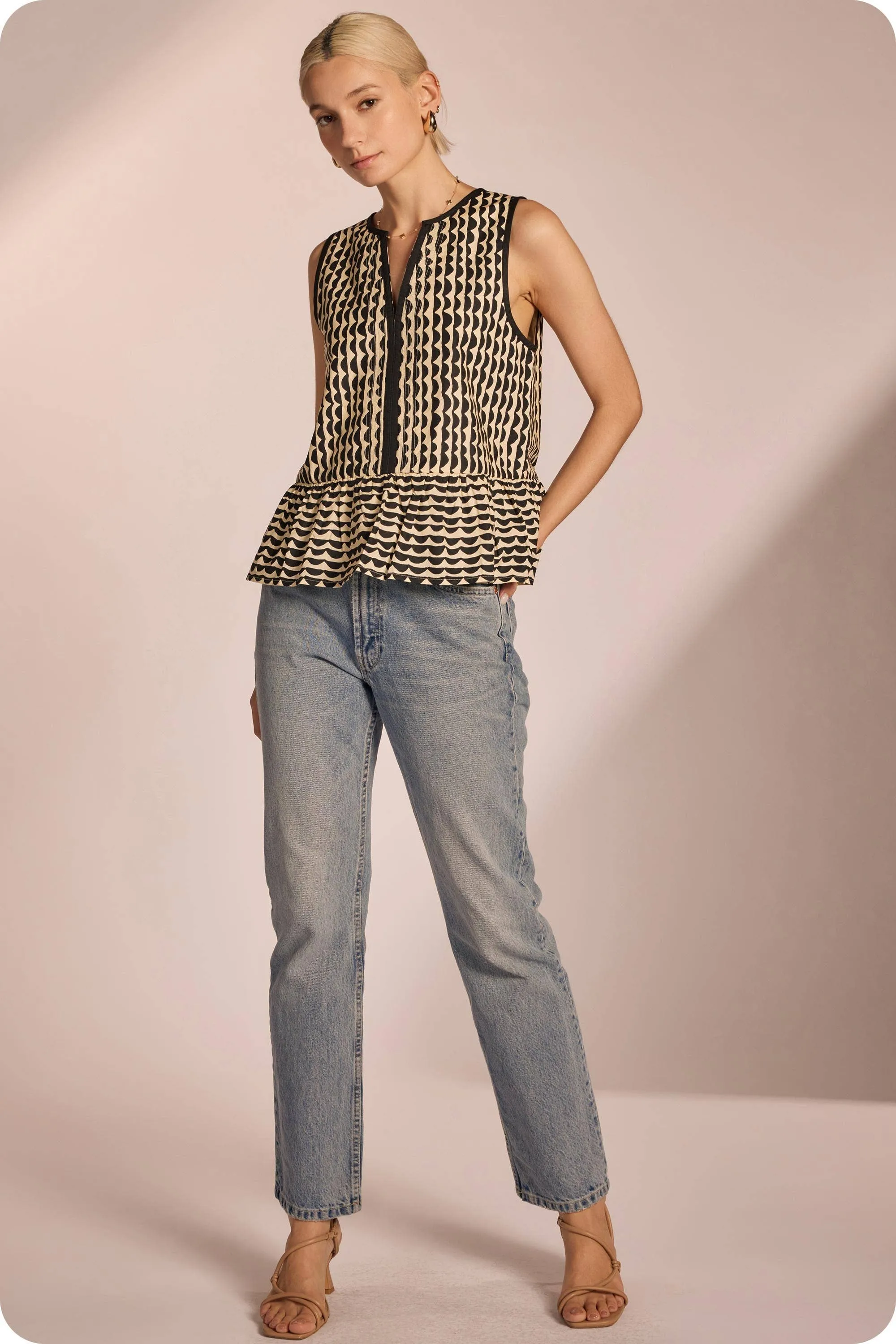 Scallop Print Sleeveless Blouse