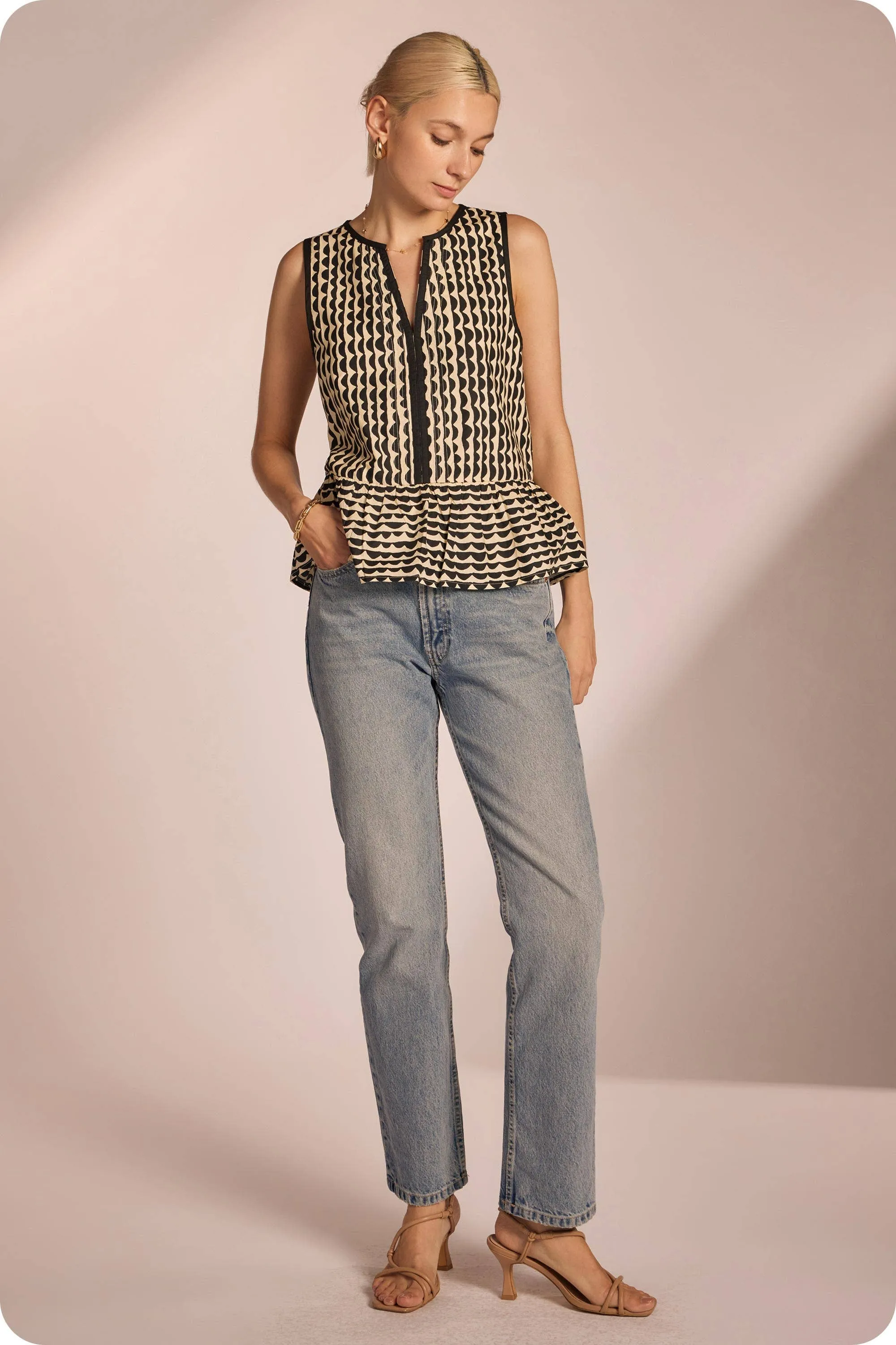 Scallop Print Sleeveless Blouse