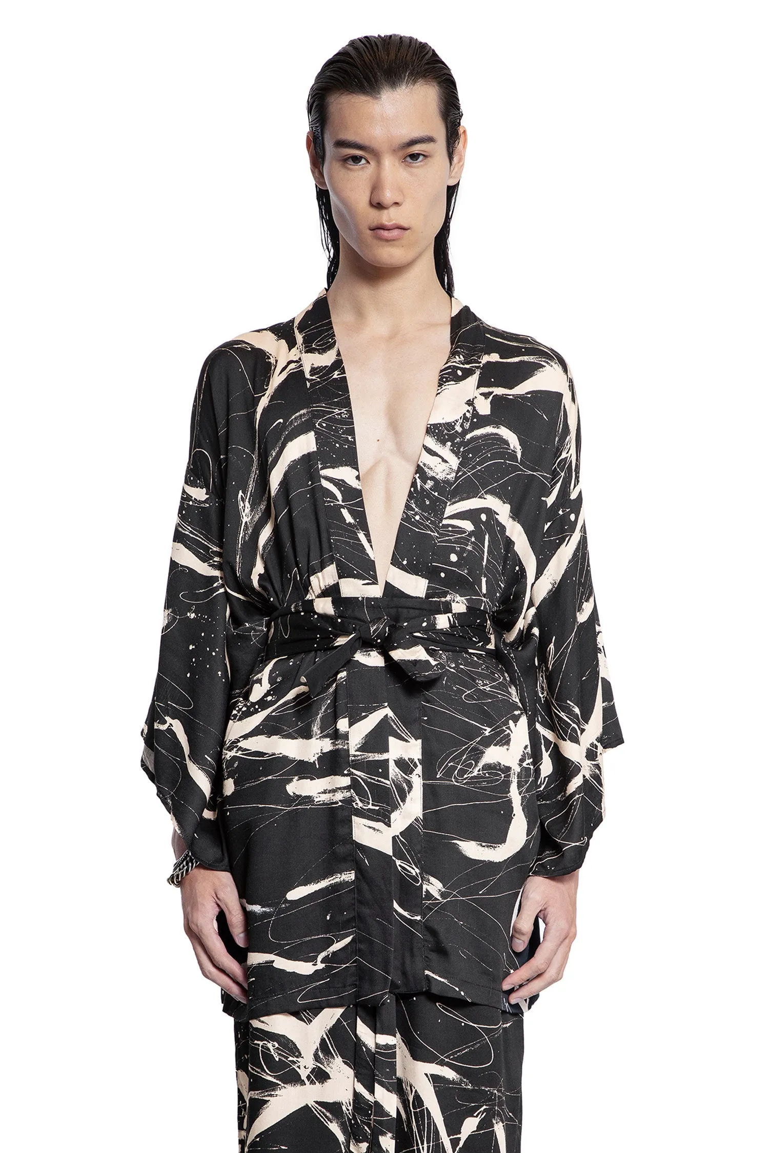 Script Kimono in Black