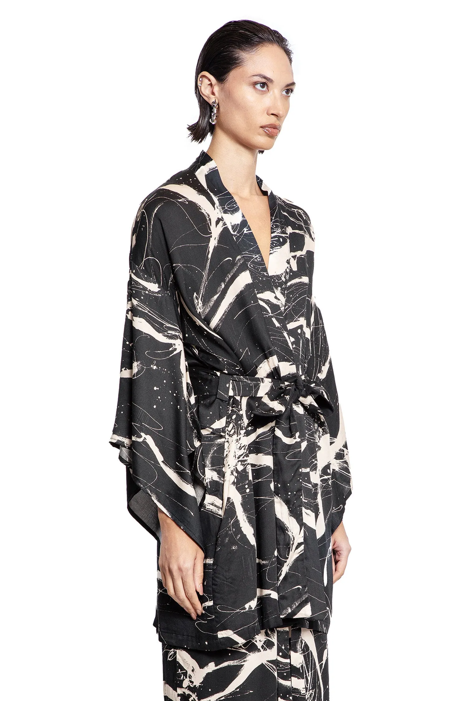 Script Kimono in Black