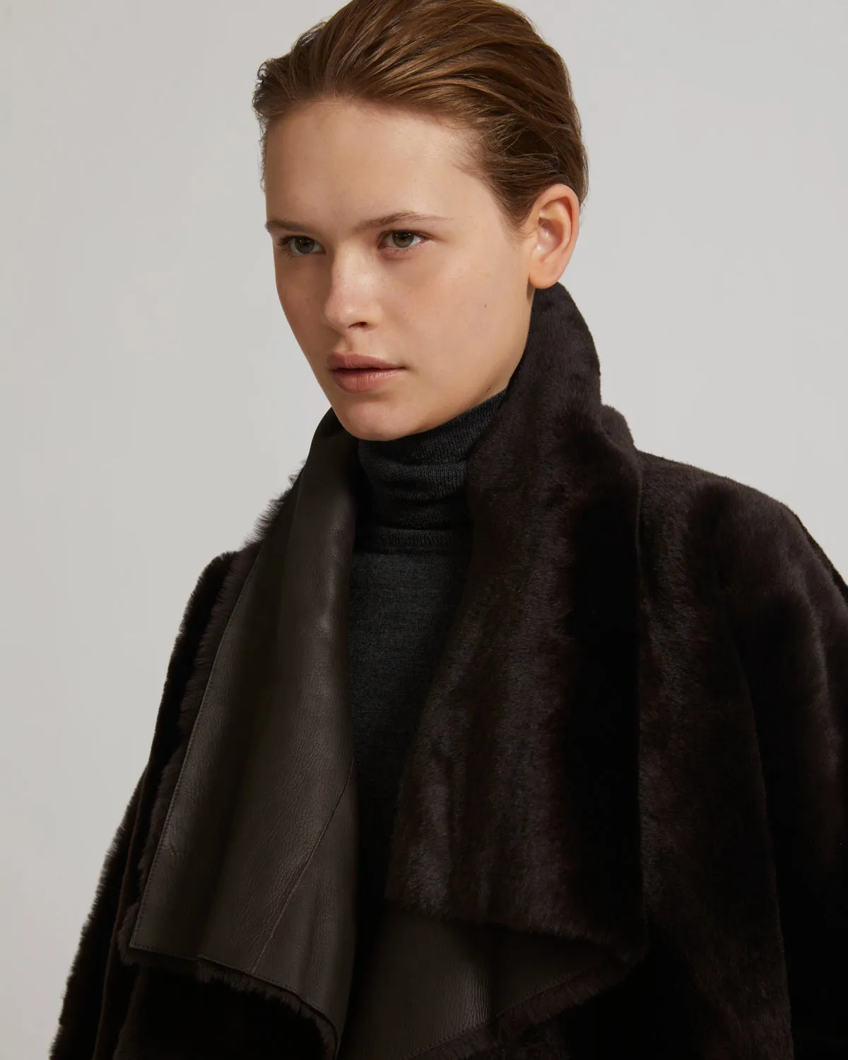 Short jacket in shearling
