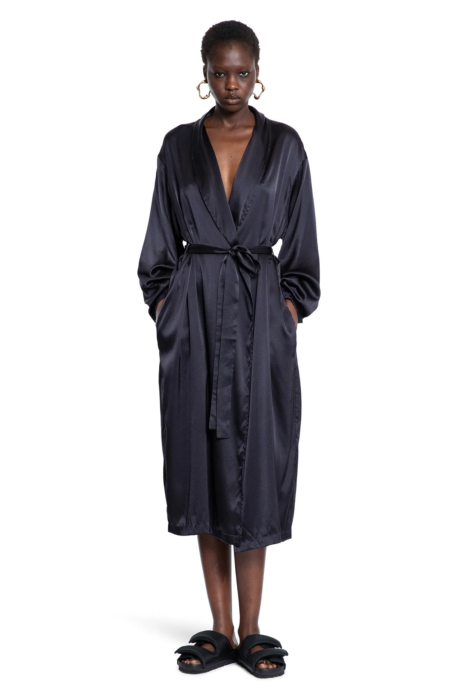 Silk Lounge Robe in Black