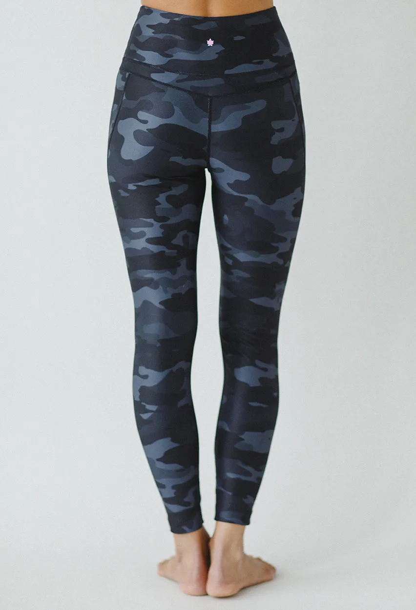 Slashed 7/8 Yoga Legging (Silver Camo)