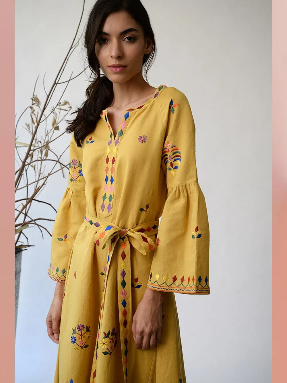 UMBAR by Payal Pratap   I   Dress Koteshwar  I  A Belted Dress With Peplum Sleeves And Myriad Shades Of Thread Embroideries Reminiscent Of The Kutch Region  I  A Day To Evening Summer Essential For Your Wardrobe
