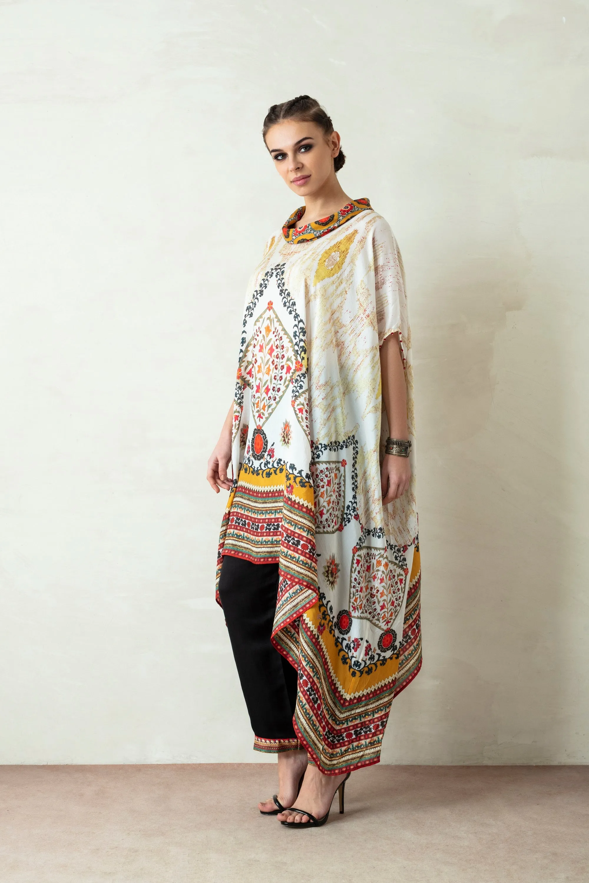Uzbek : Lavanya - Ivory
