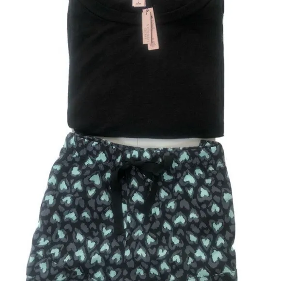 Victorias Secret 2pc Pajamas Set Meduim hearts
