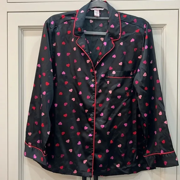 Victoria’s Secret Satin heart pajamas top and bottom set size Medium.