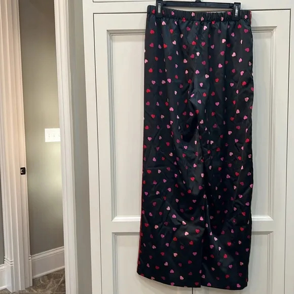 Victoria’s Secret Satin heart pajamas top and bottom set size Medium.