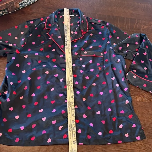 Victoria’s Secret Satin heart pajamas top and bottom set size Medium.