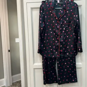Victoria’s Secret Satin heart pajamas top and bottom set size Medium.