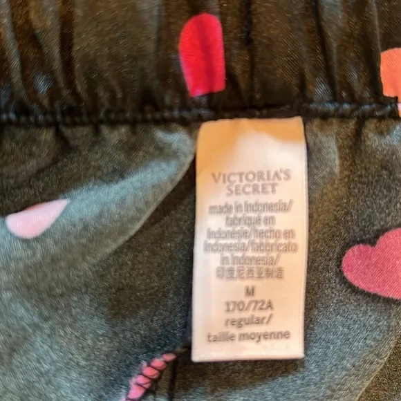 Victoria’s Secret Satin heart pajamas top and bottom set size Medium.