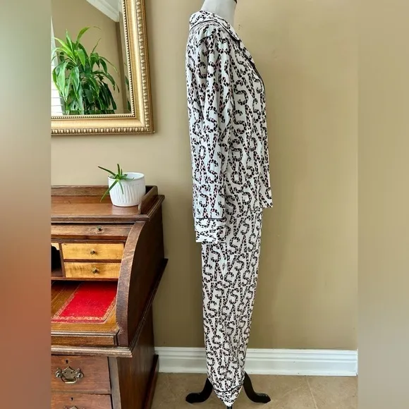 Victoria's Secret VS Logo Satin Pajamas Button Front Leopard Print White Pink M