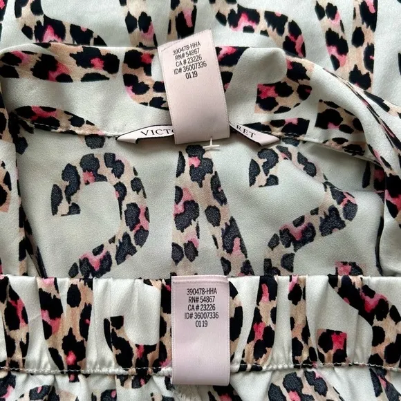 Victoria's Secret VS Logo Satin Pajamas Button Front Leopard Print White Pink M