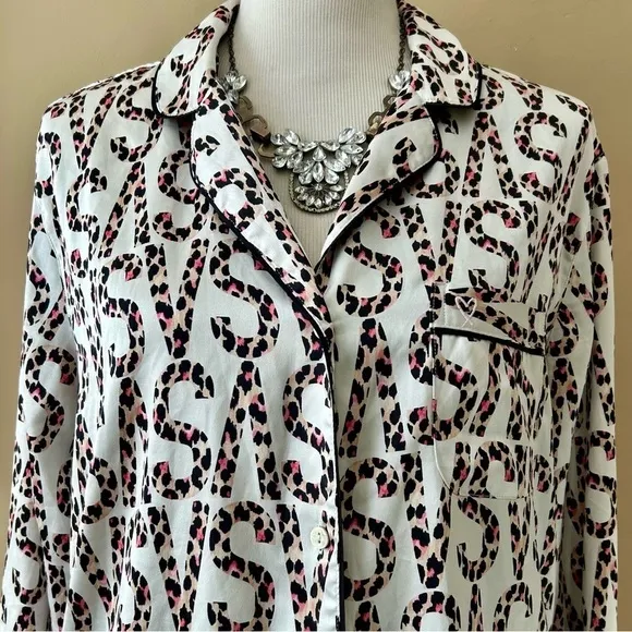 Victoria's Secret VS Logo Satin Pajamas Button Front Leopard Print White Pink M