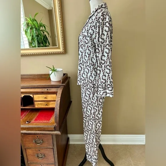Victoria's Secret VS Logo Satin Pajamas Button Front Leopard Print White Pink M