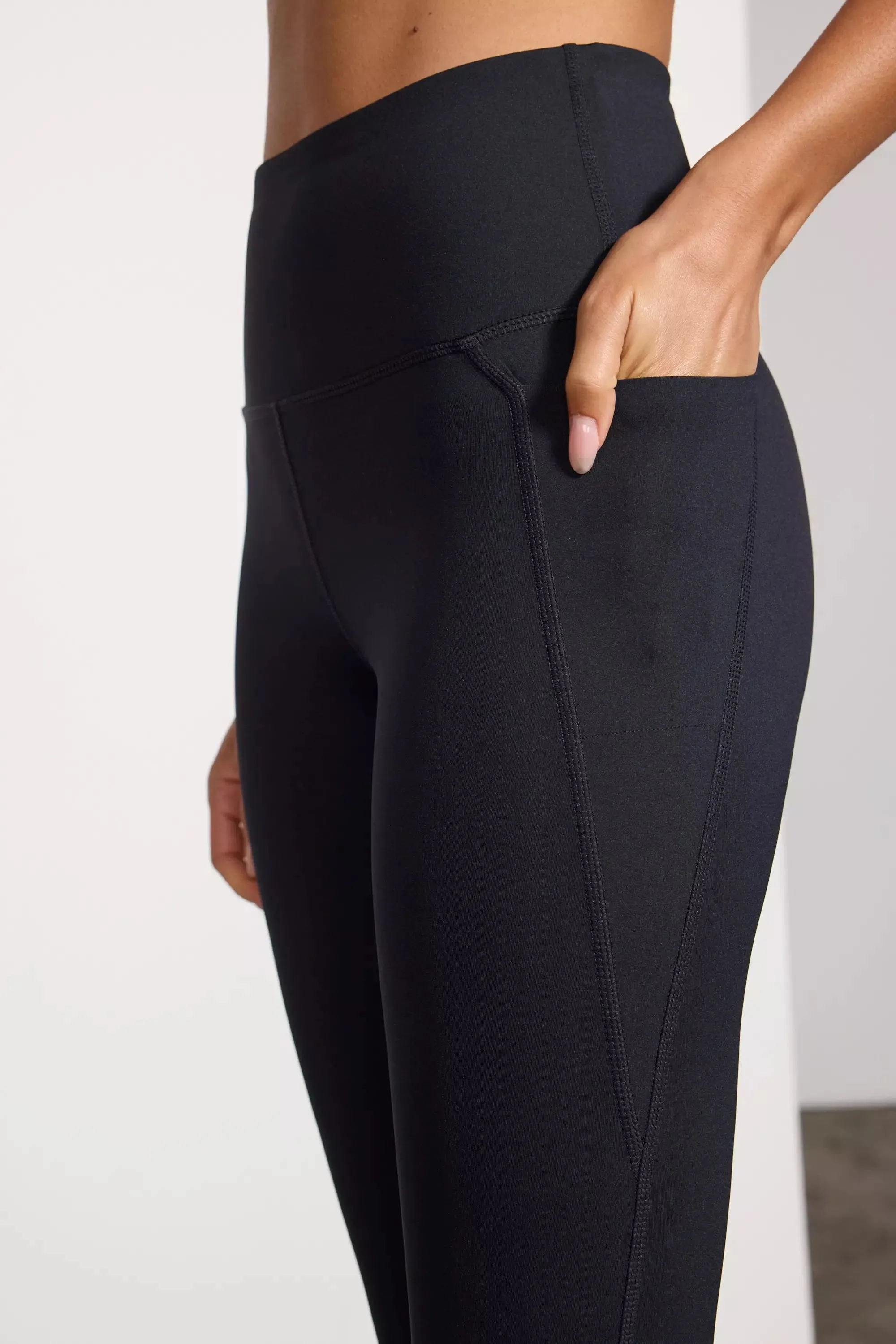 Vital Side Pocket Legging - Black
